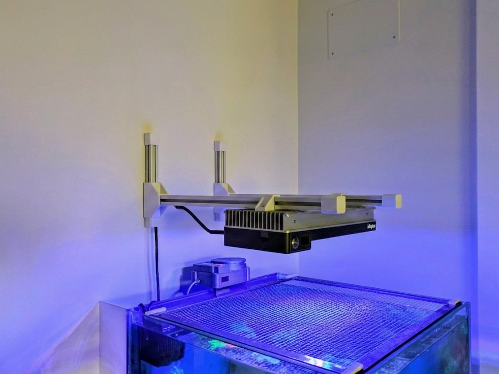 Estructura de aluminio (MODELO PARED) para colgar pantallas de acuario