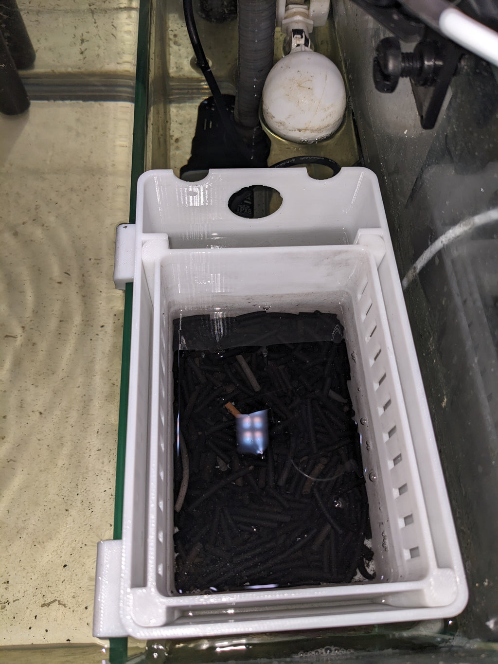 Caja de filtrado | Modelo: CarbonFlow (170x80x100 mm) | Ideal para carbón, canutillos y pellets