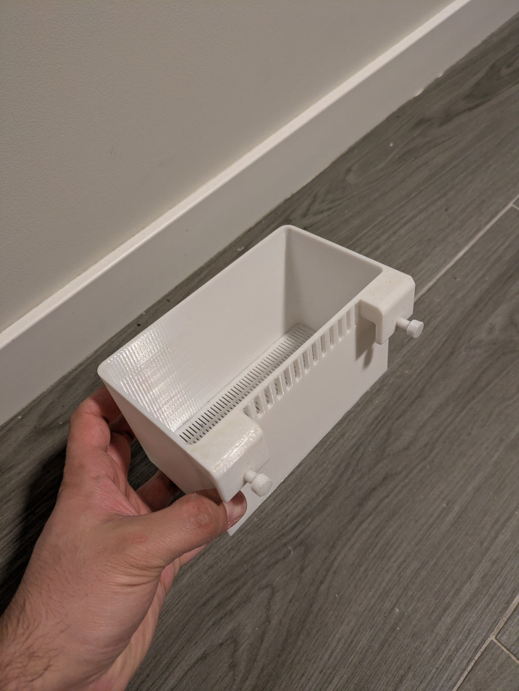 Caja de filtrado | Modelo: EasyComb Carbon (150×90×80 mm) | Cesta de medios con peine (Copia)