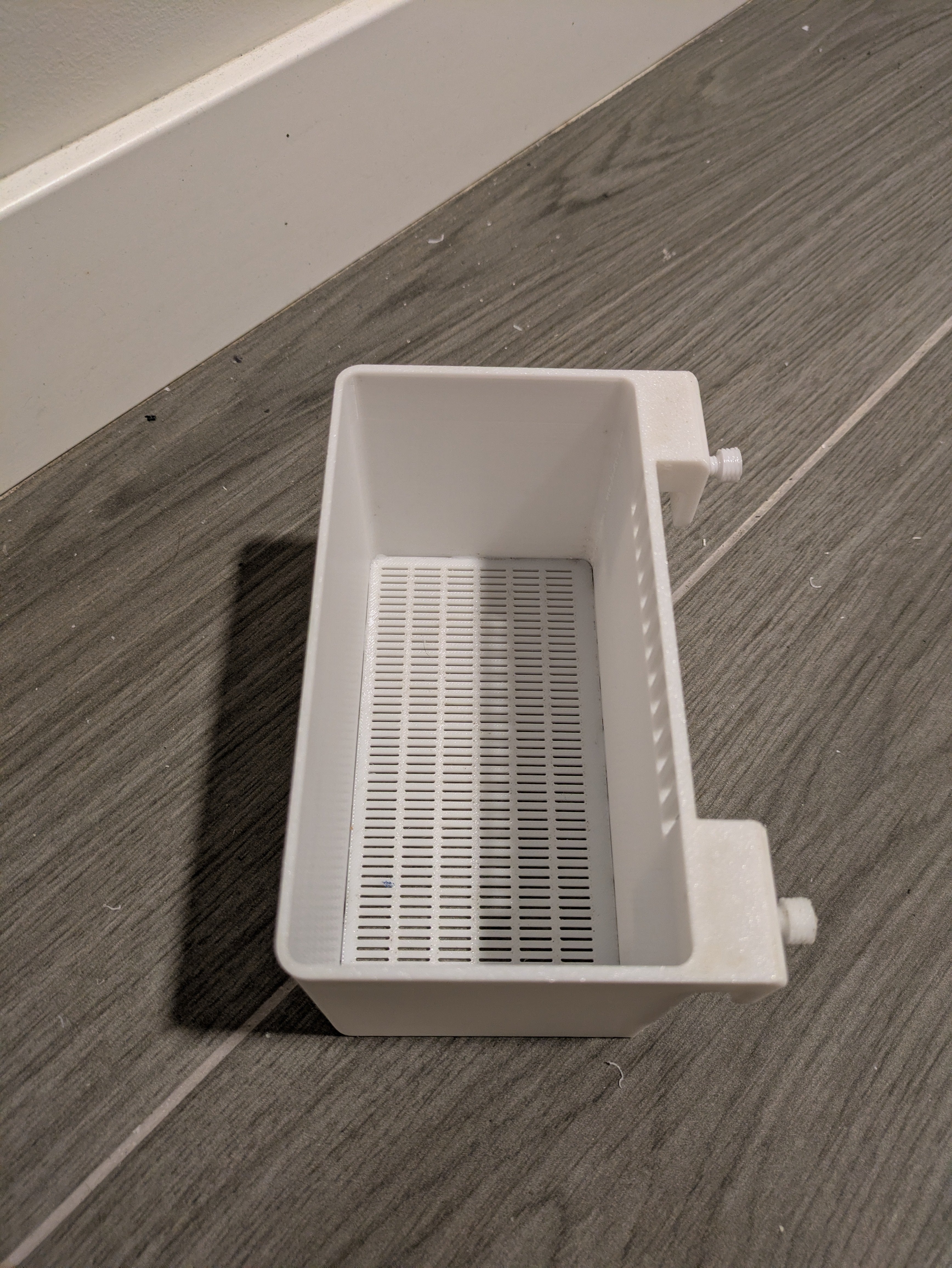 Caja de filtrado | Modelo: EasyComb Carbon (150×90×80 mm) | Cesta de medios con peine (Copia)