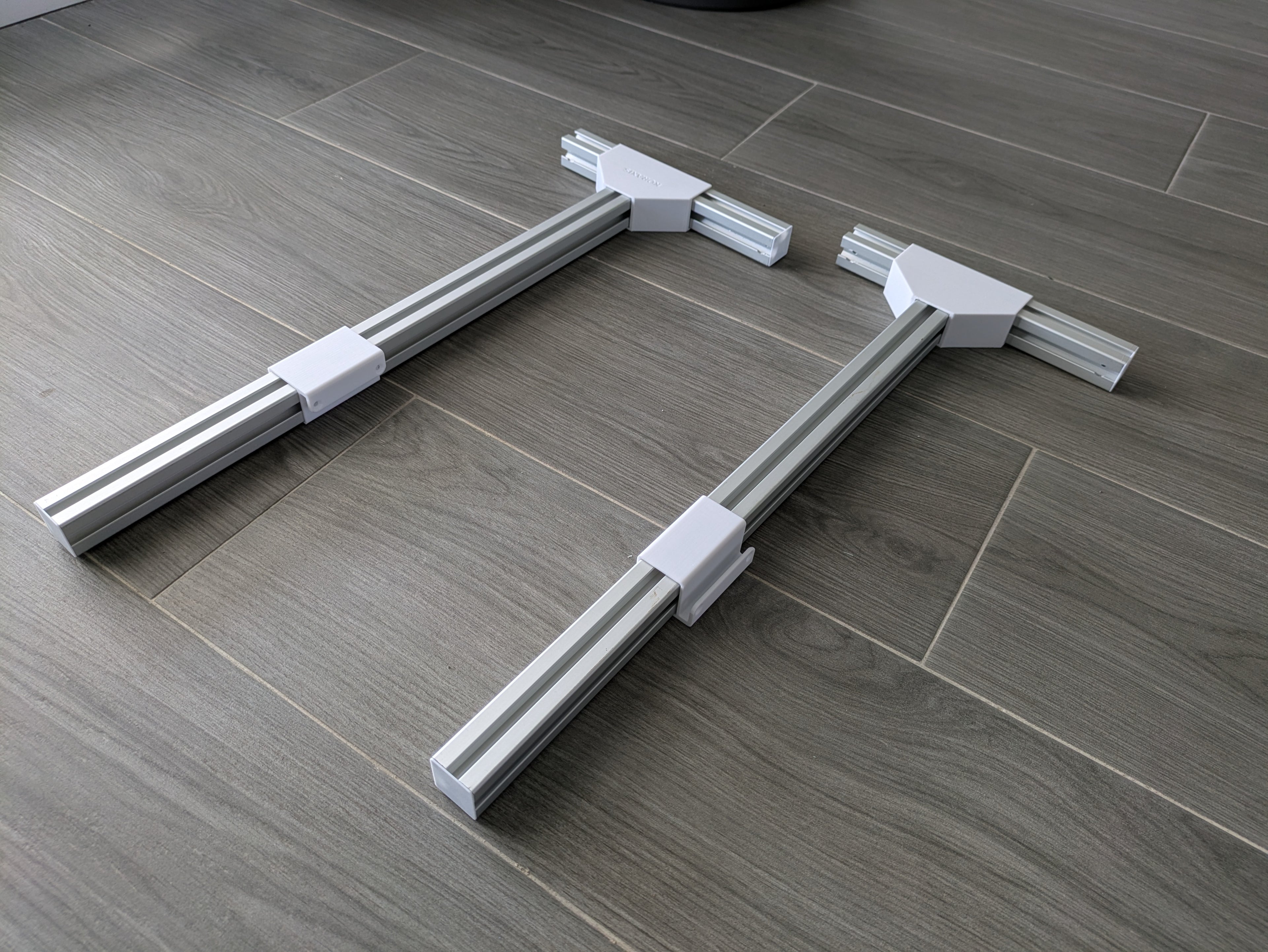 Estructura de aluminio (MODELO PARED) para colgar pantallas de acuario