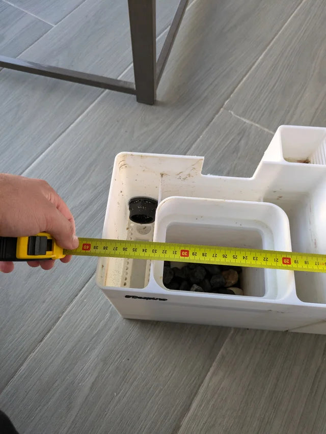 Cesta con compartimentos para sump de acuario nano