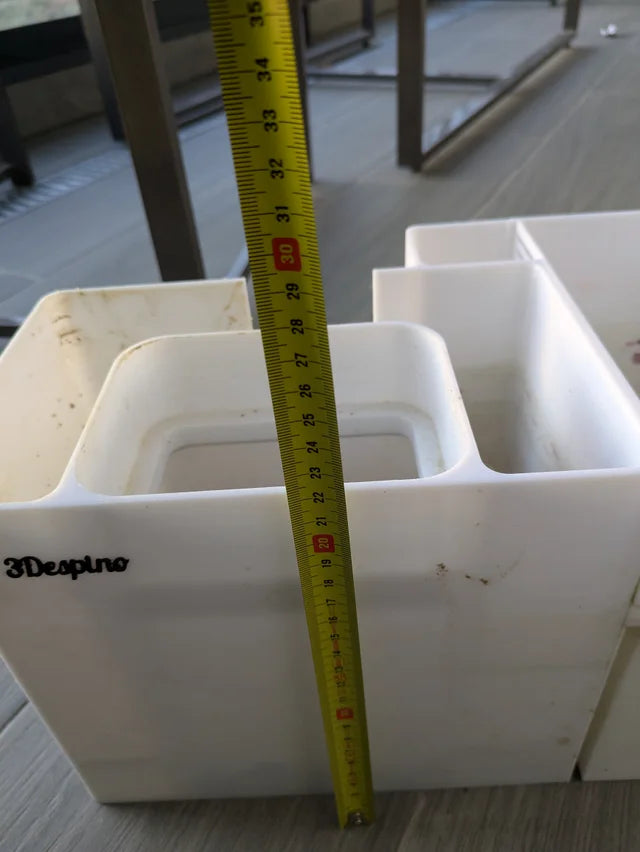Cesta con compartimentos para sump de acuario nano