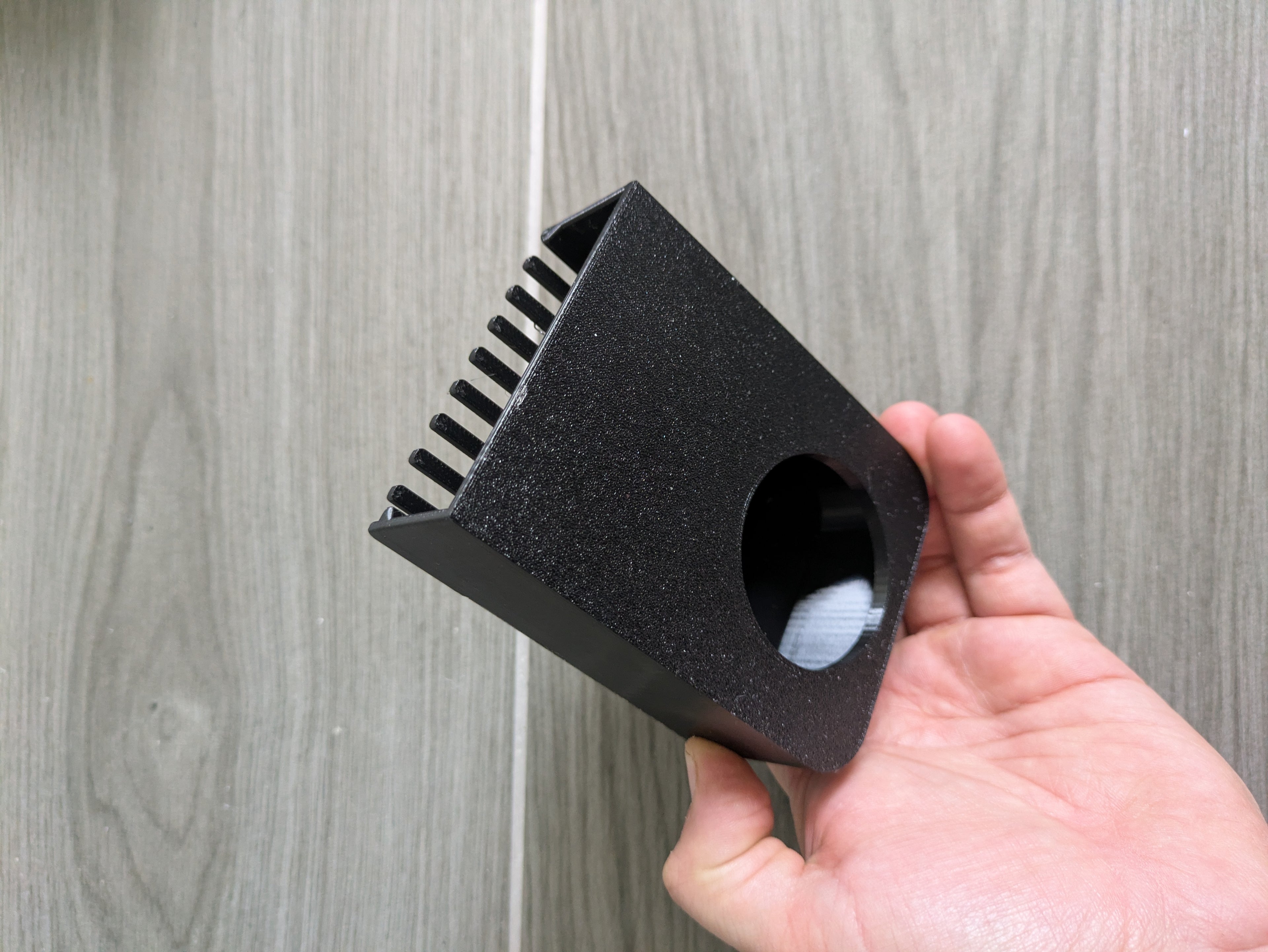 Rebosadero universal | Modelo: LevelUp  |  Rejilla elevadora de nivel para pasamuros de bajada a sump | Apta para acuarios marinos, plantados